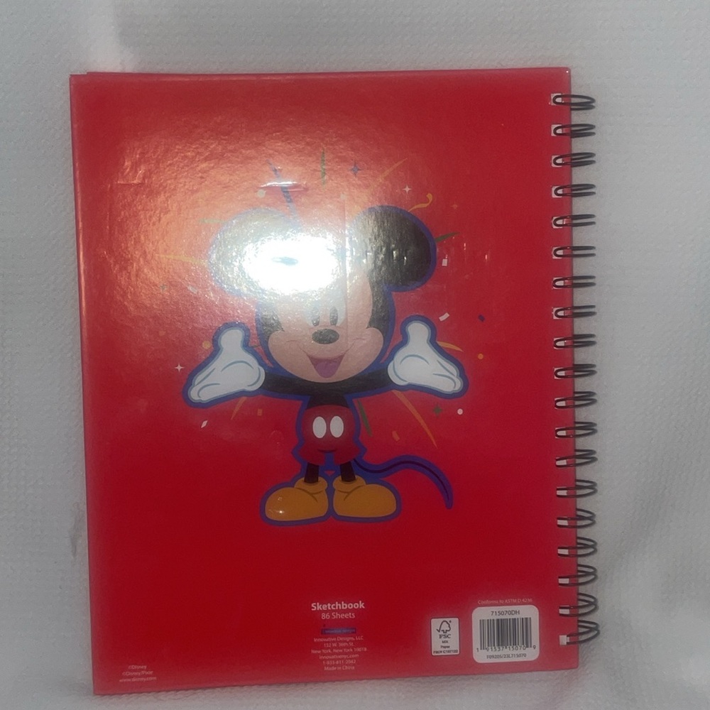 Disney 100 Sketchbook Set - Picture 5 of 5